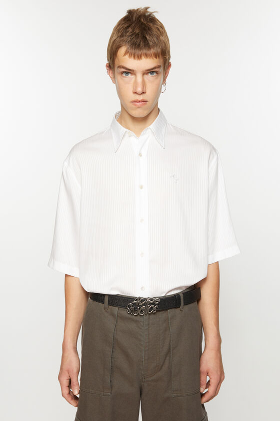 Acne Studios Gestreiftes Hemd mit Knopfleiste 50% Rabatt mit kostenlosem Versand