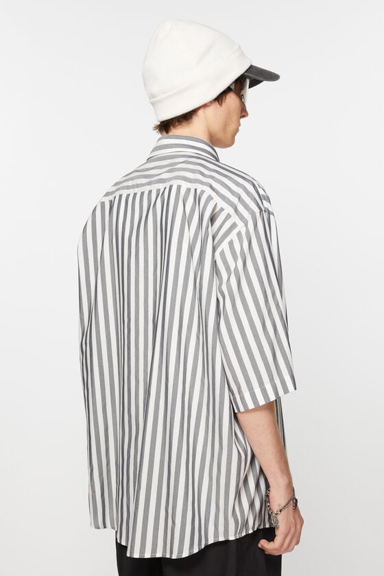 Acne Studios Gestreiftes Hemd mit Knopfleiste Auslauf