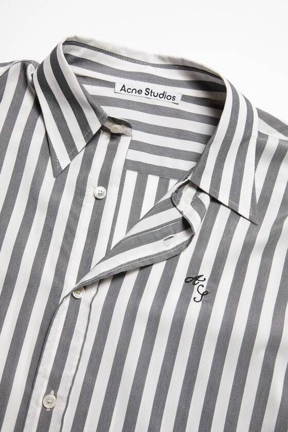 Acne Studios Gestreiftes Hemd mit Knopfleiste Auslauf