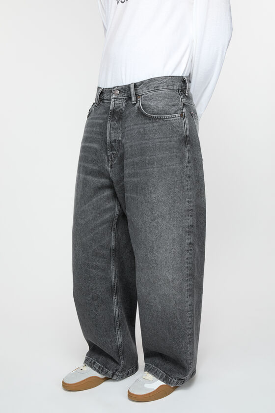 Acne Studios Jeans in lockerer Passform - 1989 Im Verkauf