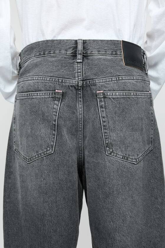 Acne Studios Jeans in lockerer Passform - 1989 Im Verkauf