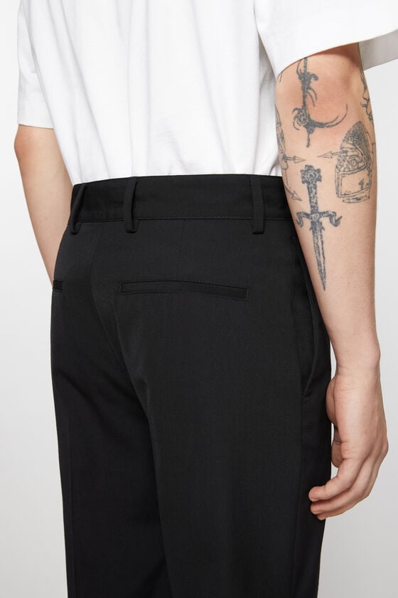Acne Studios Figurnahe Hose Valentinstagsangebot