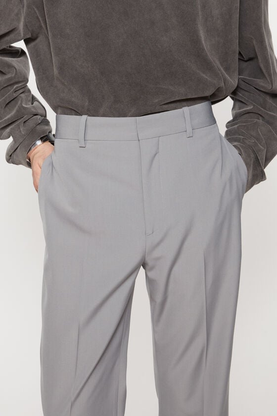 Acne Studios Figurnahe Hose Jubiläumsangebot