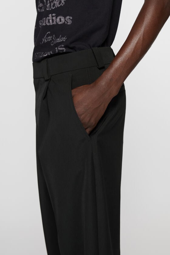 Acne Studios Figurnahe Hose JETZT KAUFEN