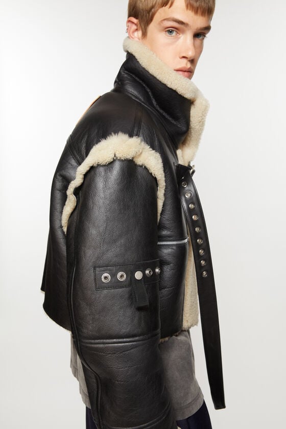 Acne Studios Jacke aus Shearling mit Schnalle Cyber Monday