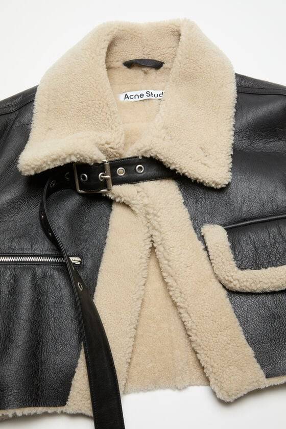 Acne Studios Jacke aus Shearling mit Schnalle Cyber Monday