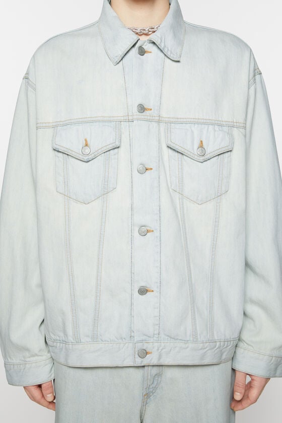 Acne Studios Jeansjacke – entspannte Passform Wochenangebot