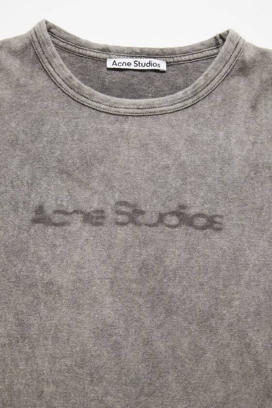 Acne Studios T-Shirt mit verschwommenem Logo – taillierte Unisex-Passform Begrenzt auf 3 Tage
