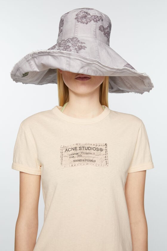 Acne Studios Bedrucktes T-Shirt – Körperbetonte Passform Verkauf