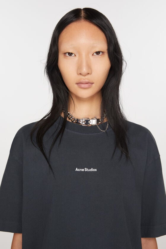 Acne Studios Logo-T-Shirt Neuheiten