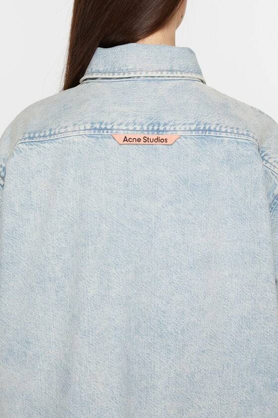 Acne Studios Denimhemd mit Knopfleiste – Lockere Passform Im Verkauf