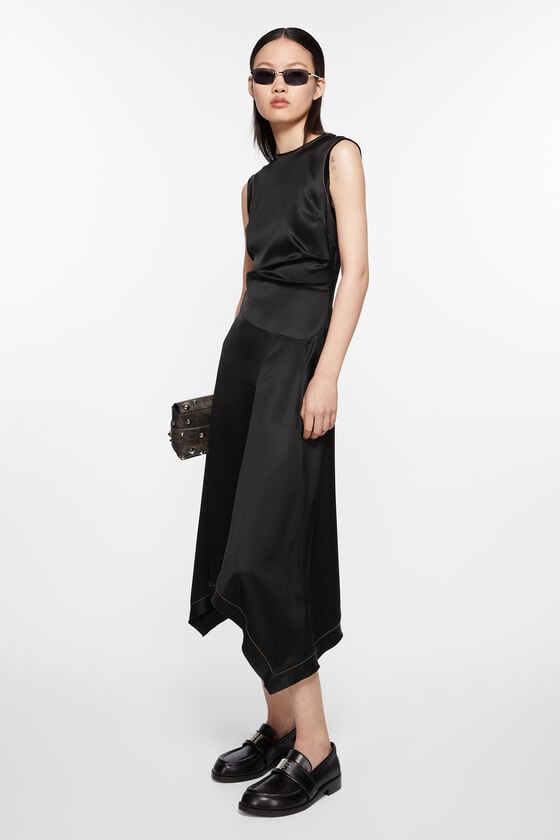 Acne Studios Ärmelloses Kleid aus Satin Preisnachlass