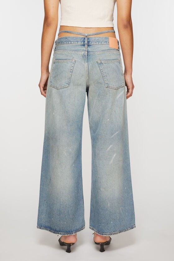Acne Studios Jeans mit normaler Passform – 2004 Exklusivangebot