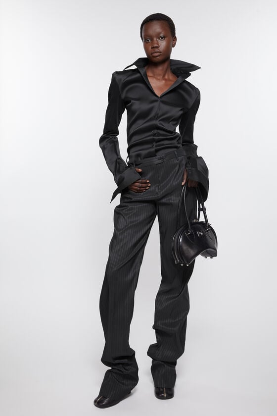 Acne Studios Pinstripe tailored trousers Laufsteg-Show 2025
