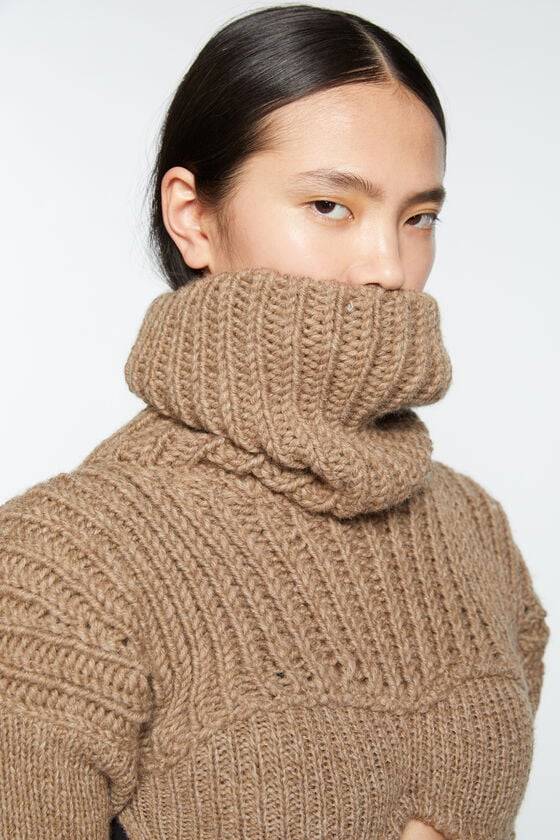 Acne Studios Cropped high neck knit Laufsteg-Show Vatertagsangebot