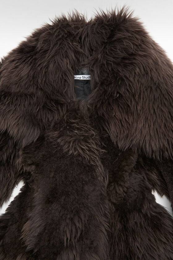 Acne Studios Shearling Pelzmantel Laufsteg-Show 2025