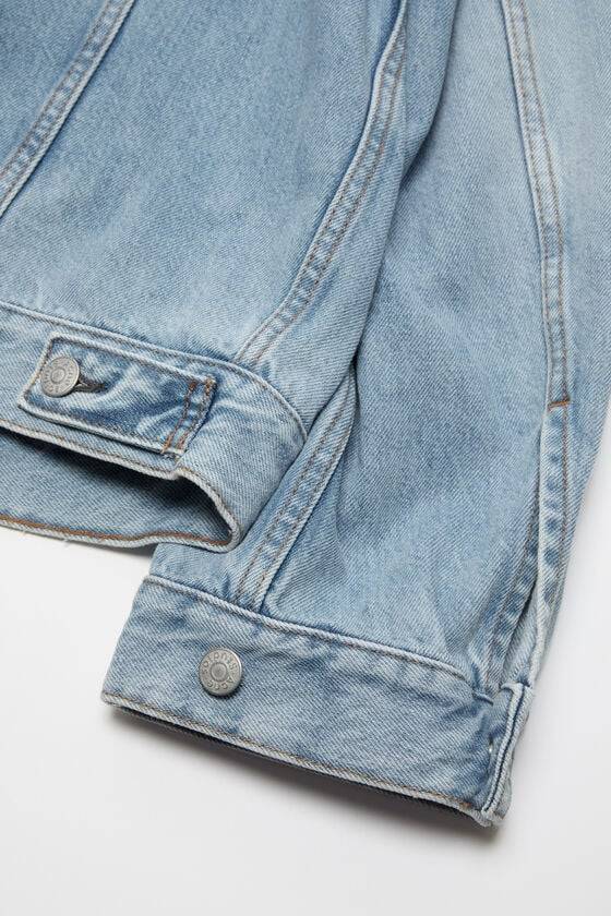 Acne Studios Jeansjacke – entspannte Passform Fabrikverkauf