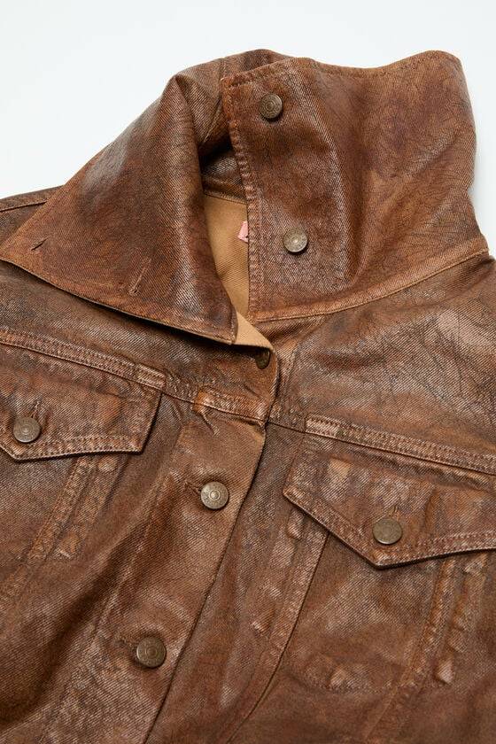 Acne Studios Coated denim jacket Laufsteg-Show Saisonale Angebote