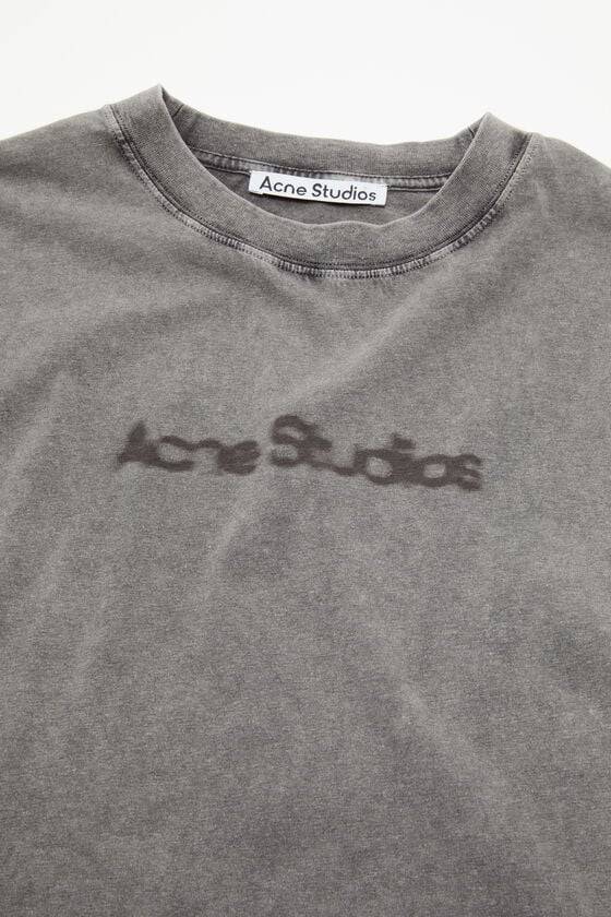 Acne Studios Verschwommenes Logo-T-Shirt - Entspannte Unisex-Passform JETZT KAUFEN