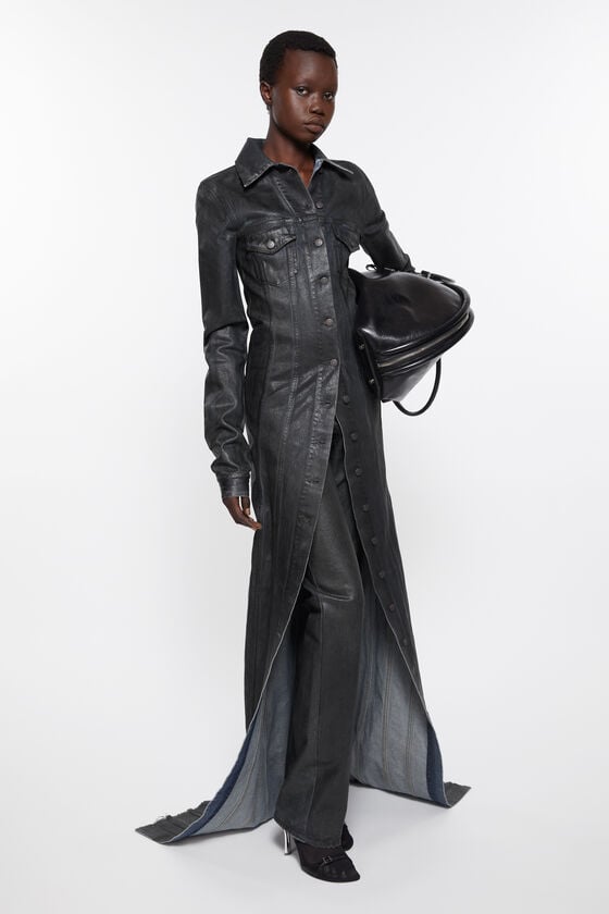 Acne Studios Kleid aus beschichtetem Denim Laufsteg-Show Zeitbegrenzte Promotion