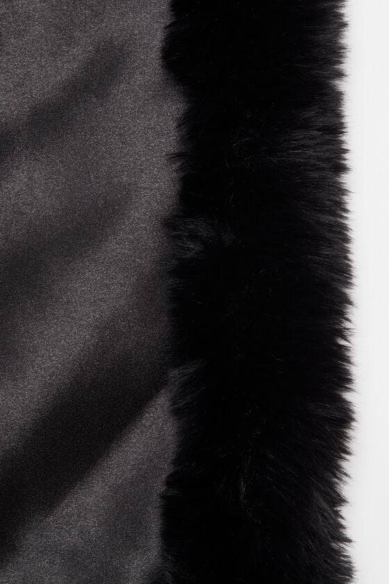 Acne Studios Fellschal Vierteljährliche Förderung