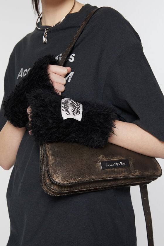Acne Studios Fluffy mittens Super Rabatt