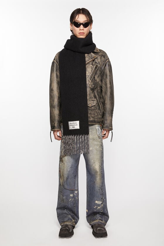 Acne Studios Fransen-Schal mit Logo Im Verkauf