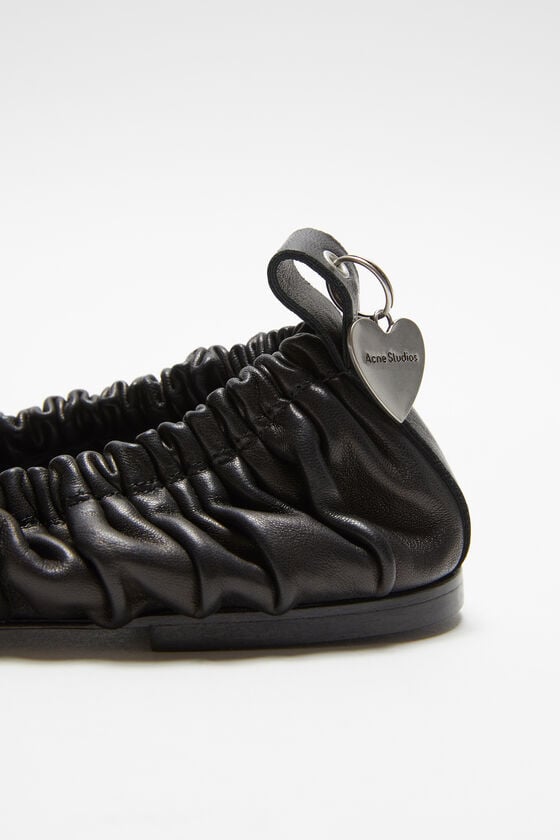 Acne Studios Ballerinas aus Leder Flash Sale