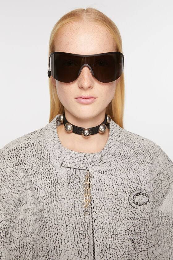 Acne Studios Ohrstecker-Halskette aus Leder Online Shopping
