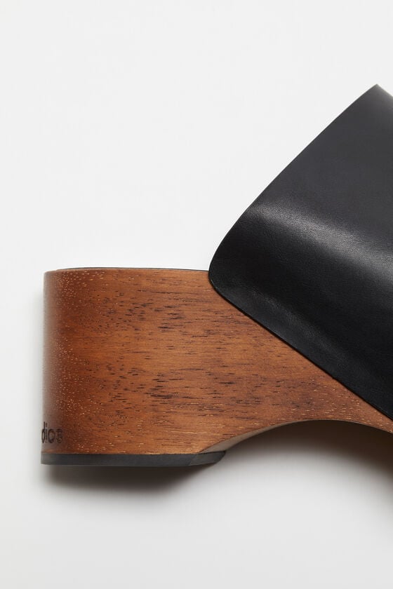 Acne Studios Leder-Holz-Clogs Preisnachlass