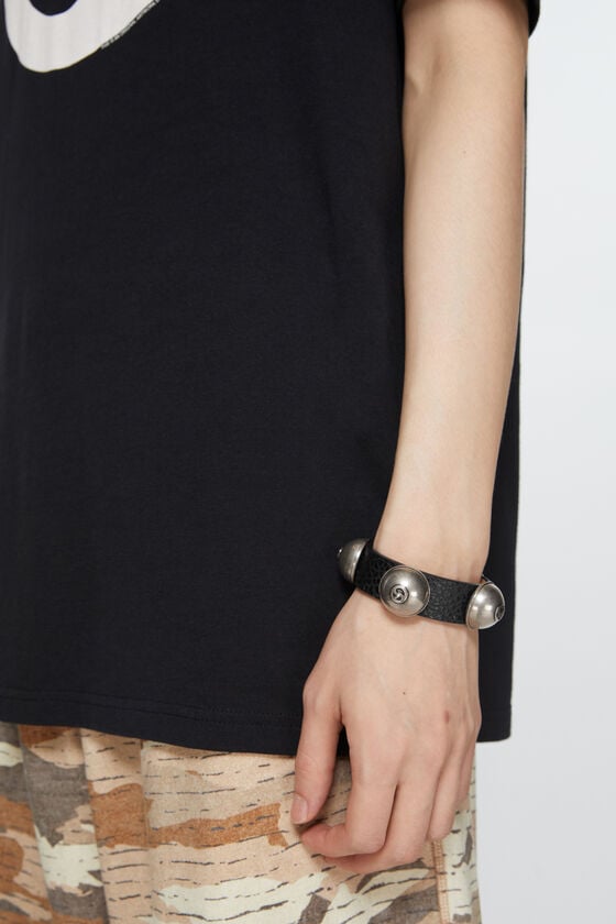 Acne Studios Nietenarmband aus Leder Black Friday