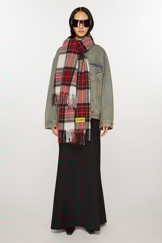 Acne Studios Karierter Fransen-Schal Valentinstagsangebot