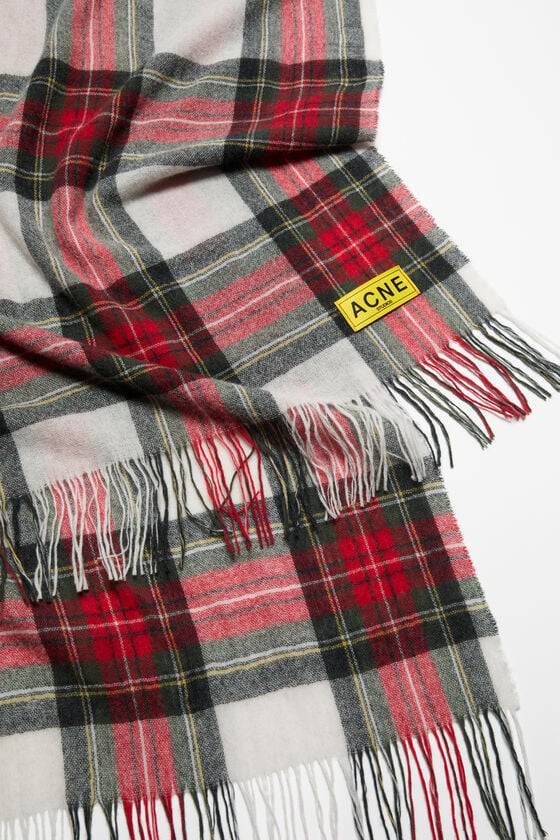 Acne Studios Karierter Fransen-Schal Valentinstagsangebot