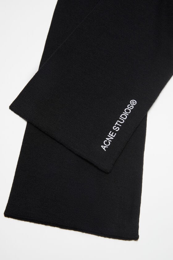 Acne Studios Schal mit aufgesticktem Logo Jubiläumsangebot