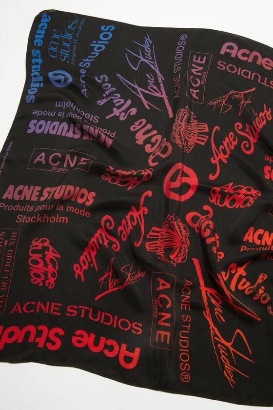 Acne Studios Seidenschal mit Logo-Prints Zeitlich begrenztes Angebot