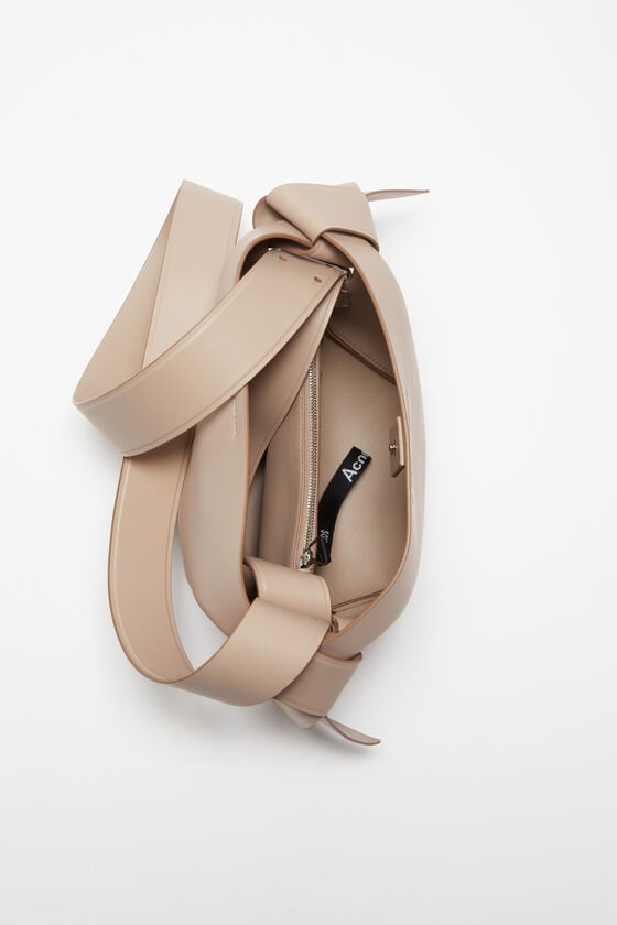 Acne Studios Musubi Mini Schultertasche Neuheiten