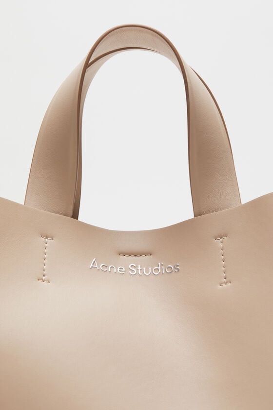 Acne Studios Musubi Midi-Tote Saisonale Angebote