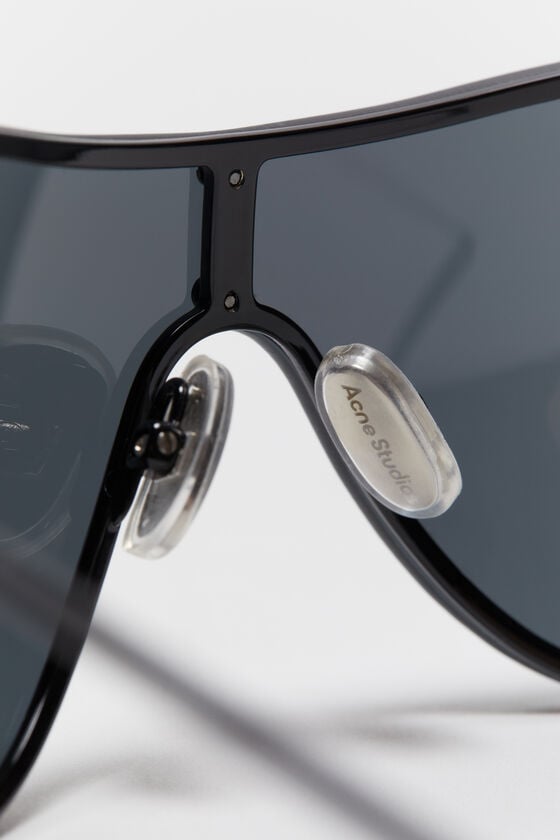 Acne Studios Sonnenbrille mit Metallrahmen Runway-Show Letzte 3 Tage