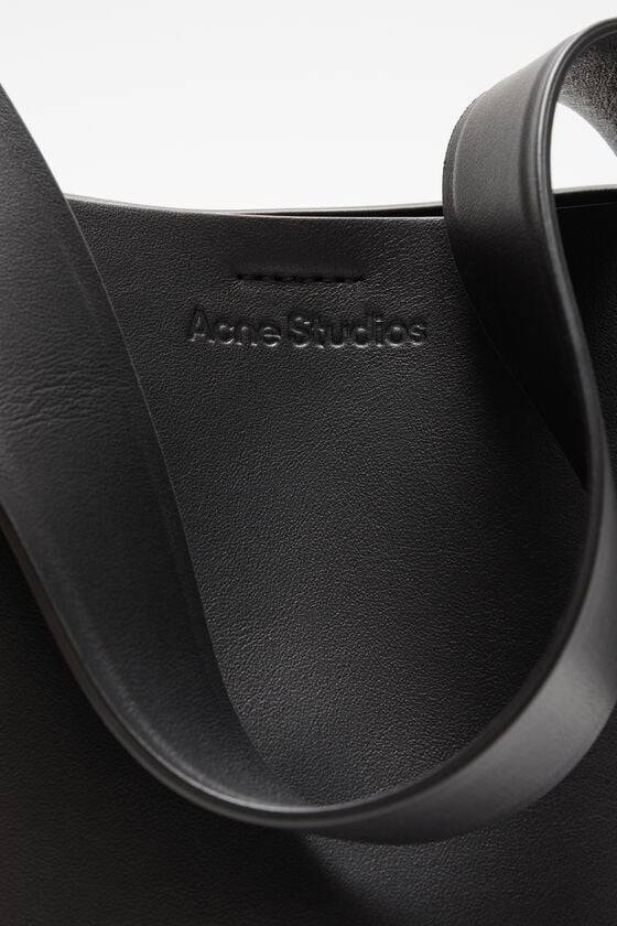 Acne Studios Musubi Micro Tote Rabatte dieses Monats
