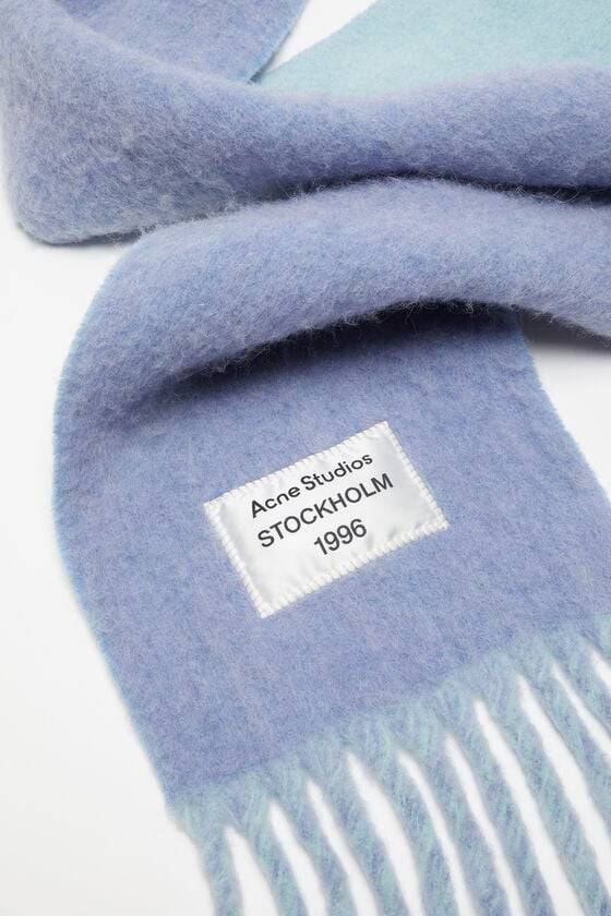 Acne Studios Fransen-Schal mit Logo Limitierter Zeitrabatt