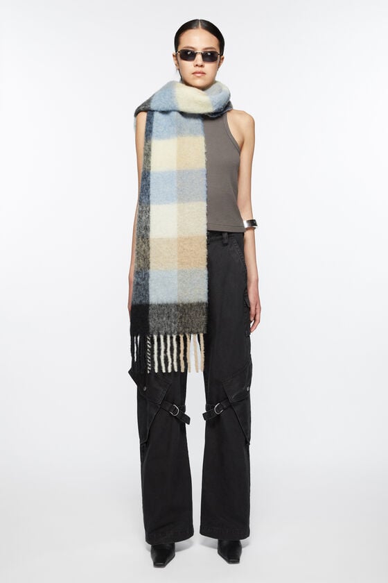 Acne Studios Karierter Schal aus Mohair Exklusivangebot