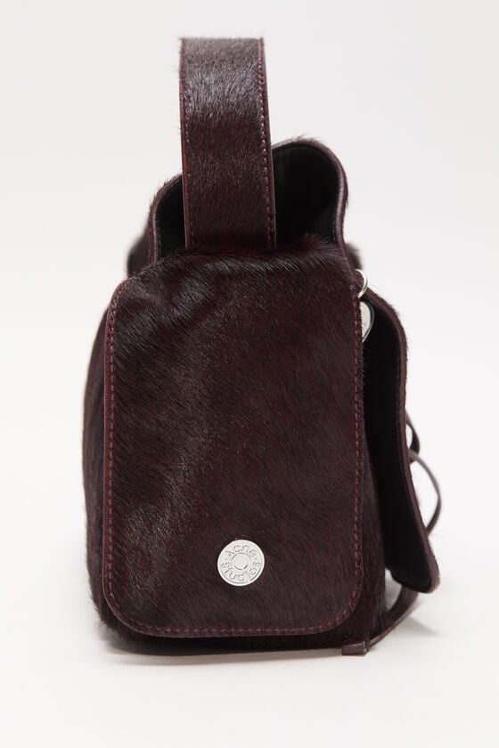 Acne Studios Multipocket furry leather bag Laufsteg-Show Saisonschlussverkauf