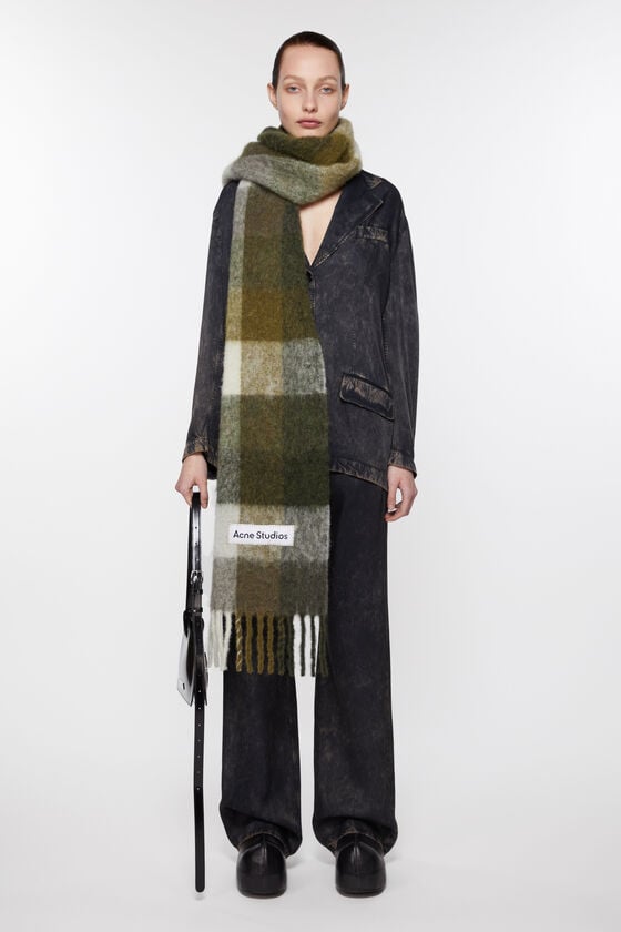Acne Studios Karierter Schal aus Mohair Black Friday