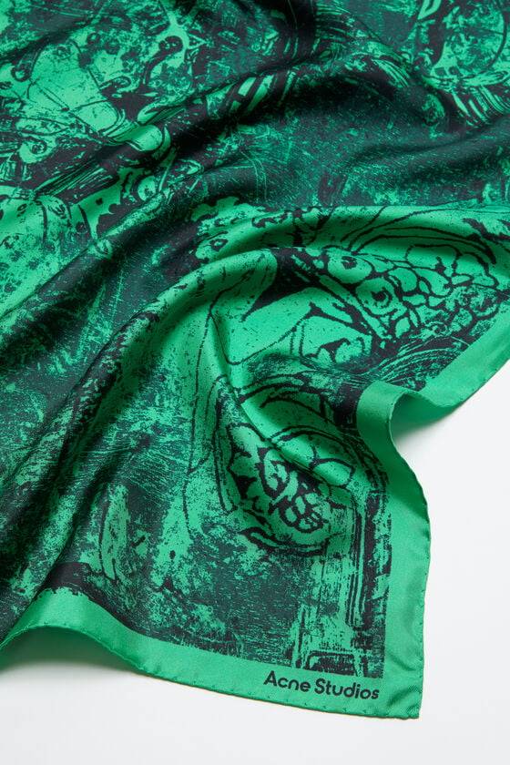 Acne Studios Printed silk scarf Laufsteg-Show Top Angebot