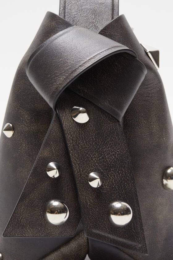 Acne Studios Musubi Midi-Tasche Bestseller