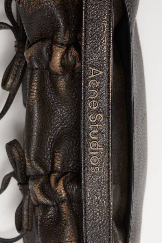 Acne Studios Mikrotasche mit mehreren Taschen Riesige Ersparnisse