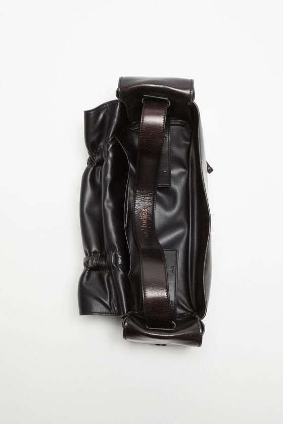Acne Studios Tasche mit mehreren Taschen Runway Show Kostenlose Rückgabe