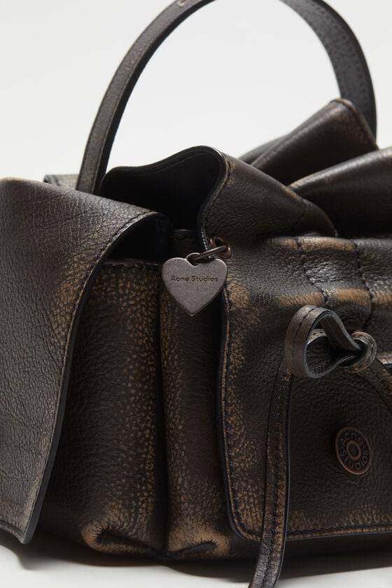 Acne Studios Multipocket-Minitasche Neueste Stile