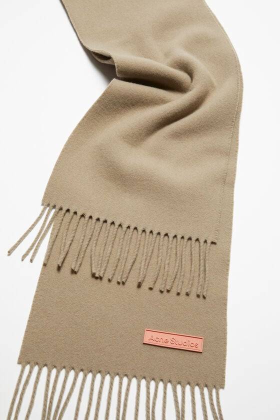 Acne Studios Schmaler Fransen-Schal aus Wolle Clearance-Verkauf