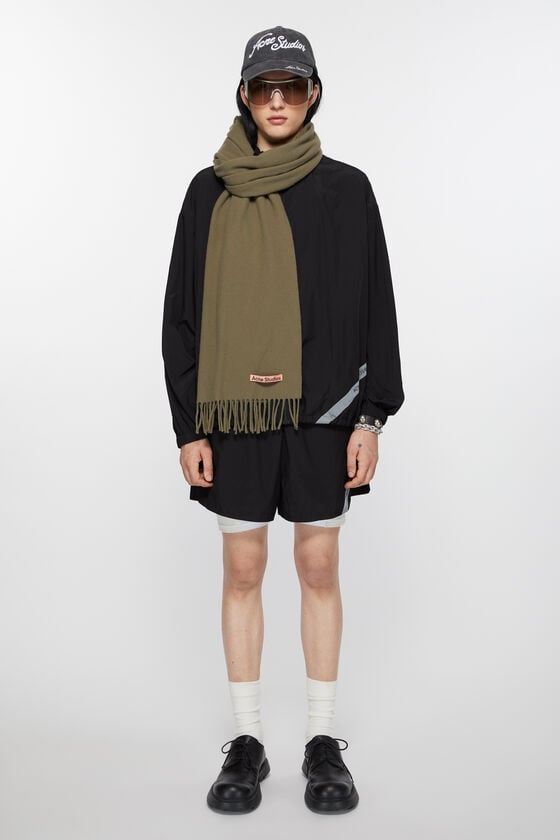 Acne Studios Schmaler Fransen-Schal aus Wolle Speichern exportieren